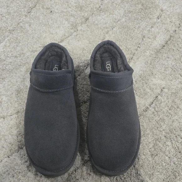 UGG Womens Clasdic Charcoal Grey Slipper Shoes - Picture 4 of 4